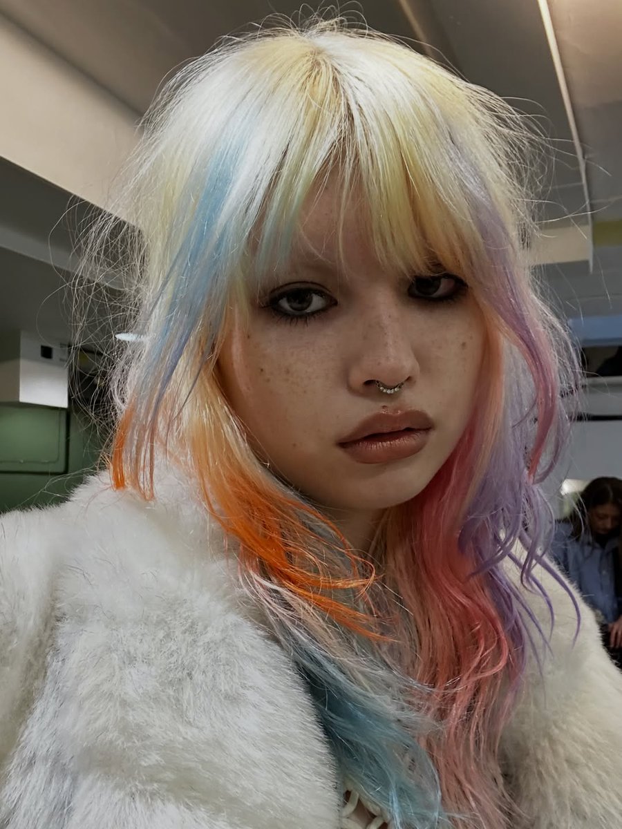 𝐀𝐋𝐄 ☀️ alt tweet media