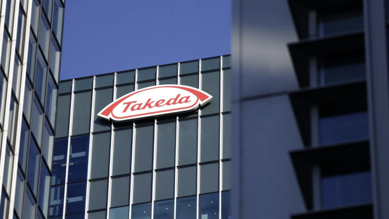 layoffhub tweet media