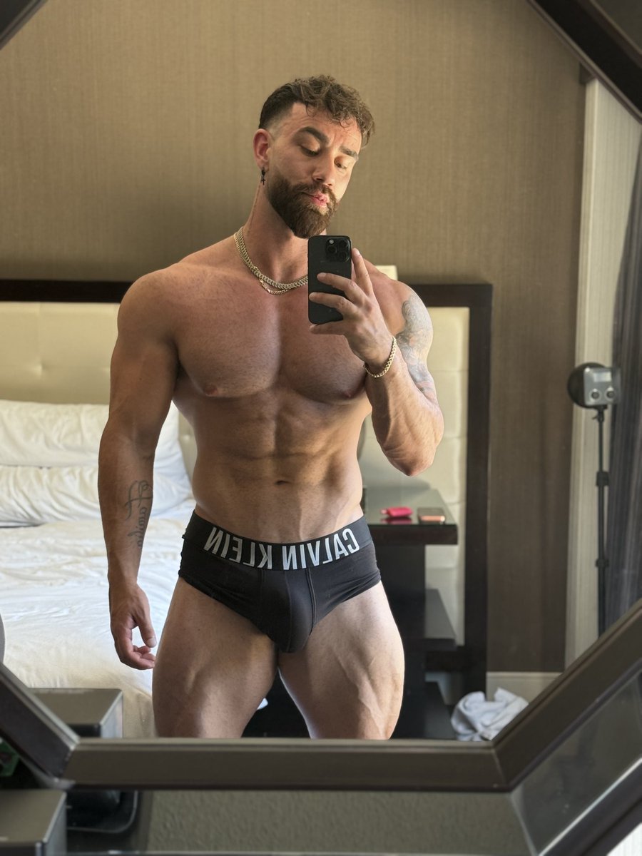 Skyz Unlocked tweet media