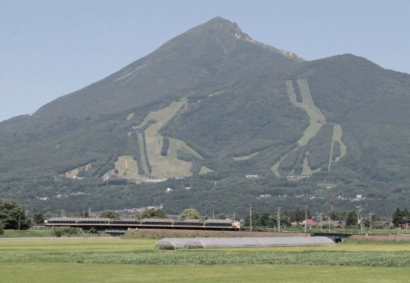 つばさ51号 tweet media