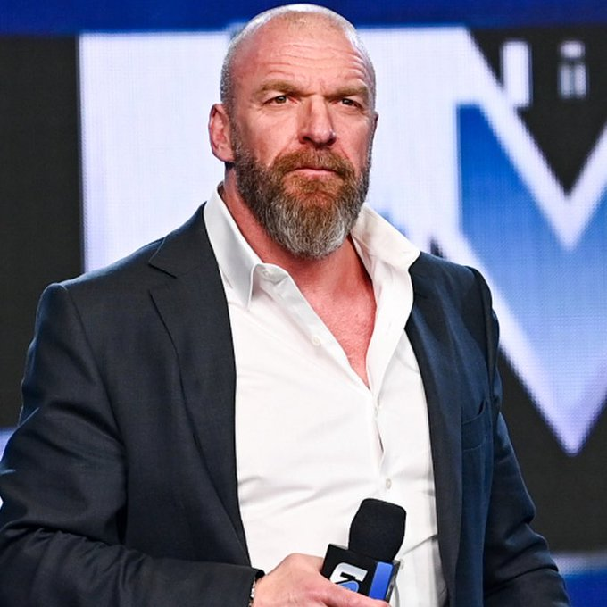 Planeta_Wrest's tweet image. Goldberg respondió a un fan que criticaba a la #WWE por interrumpir su discurso el año pasado en #SNME:

“Sí, bueno, ¿qué crees que me aportó? Me hizo muy feliz. Solo demuestra la falta de respeto que me tienen”.

Goldberg luego dijo “100%” cuando el fan llamó idiota a Triple H.
