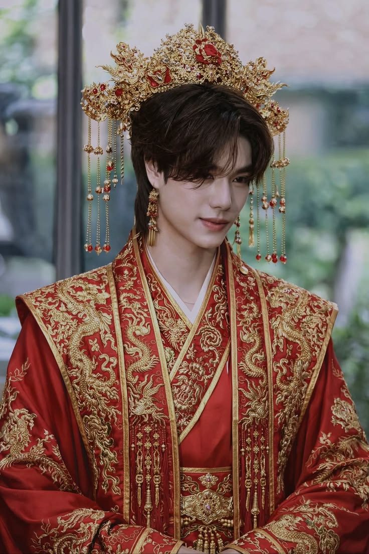 butterfly_56467's tweet photo. 🔸Au|| •.•. La Emperatriz Príncipe .•.•

🐉|| Pond Un jóven Alfa que a sus 19 años deberá asumir el trono como el nuevo Emperador de la dinastía Shiyan.

🐦‍🔥|| Phuwin un príncipe celestial, nacido como Omega; Es obligado por su padre a casarse, para garantizar su seguridad. https://t.co/eWN3xG2cDs