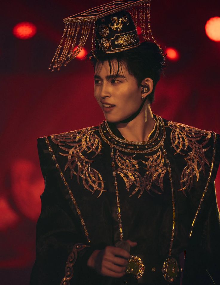 butterfly_56467's tweet photo. 🔸Au|| •.•. La Emperatriz Príncipe .•.•

🐉|| Pond Un jóven Alfa que a sus 19 años deberá asumir el trono como el nuevo Emperador de la dinastía Shiyan.

🐦‍🔥|| Phuwin un príncipe celestial, nacido como Omega; Es obligado por su padre a casarse, para garantizar su seguridad. https://t.co/eWN3xG2cDs