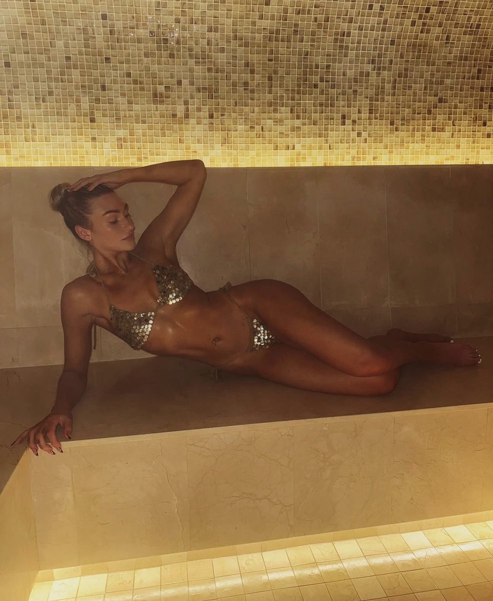 𝐓𝐇𝐄 𝐆𝐑𝐄𝐀𝐓 𝐃𝐀𝐌𝐄. | NOT@Izzi_WWE tweet media