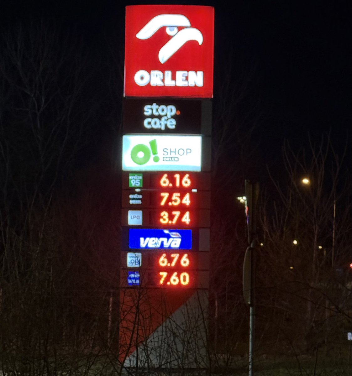 Artur E. Dziambor tweet media