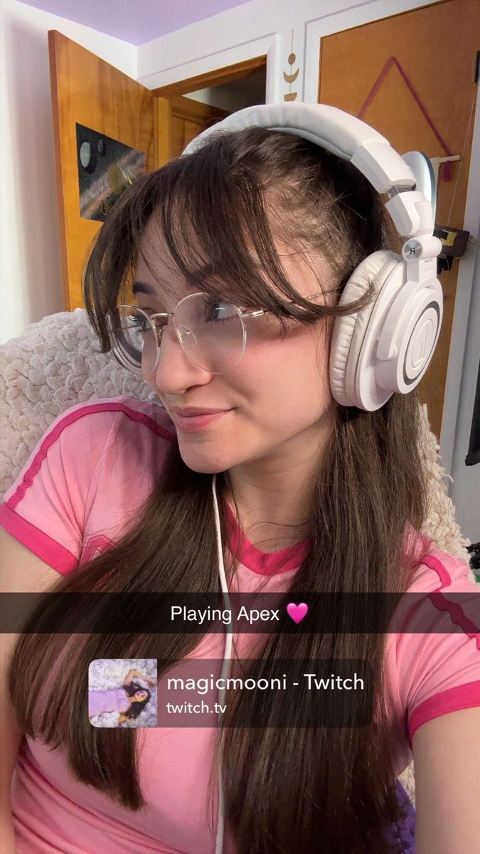 Mooni 🌙 tweet media