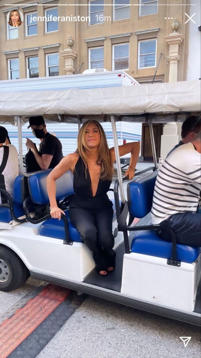 Jennifer Aniston tweet media