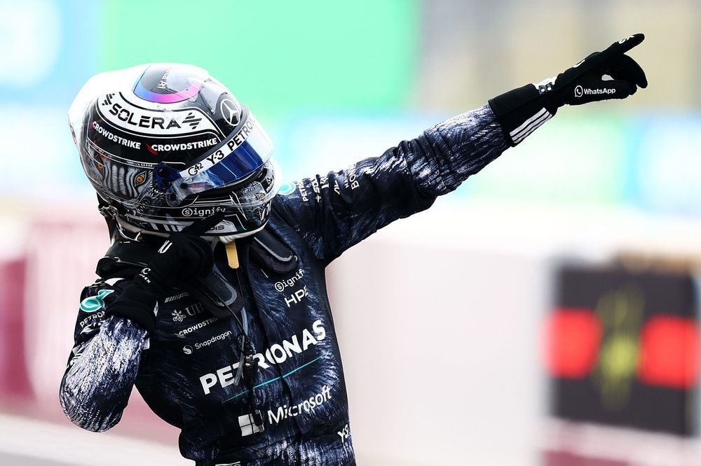 AutosyMas's tweet image. Victoria de Andrea Kimi Antonelli en Suzuka Circuit tras un Safety Car clave. Lidera el campeonato y marca historia como el más joven al frente de la Fórmula 1. Persisten dudas sobre la seguridad de los autos 2026.
#F1 #Suzuka #Antonelli #GPJapón