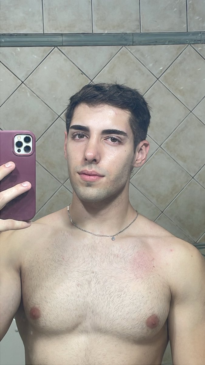 ivanbsrk's tweet photo. The face // the body https://t.co/UUBPk4Stda