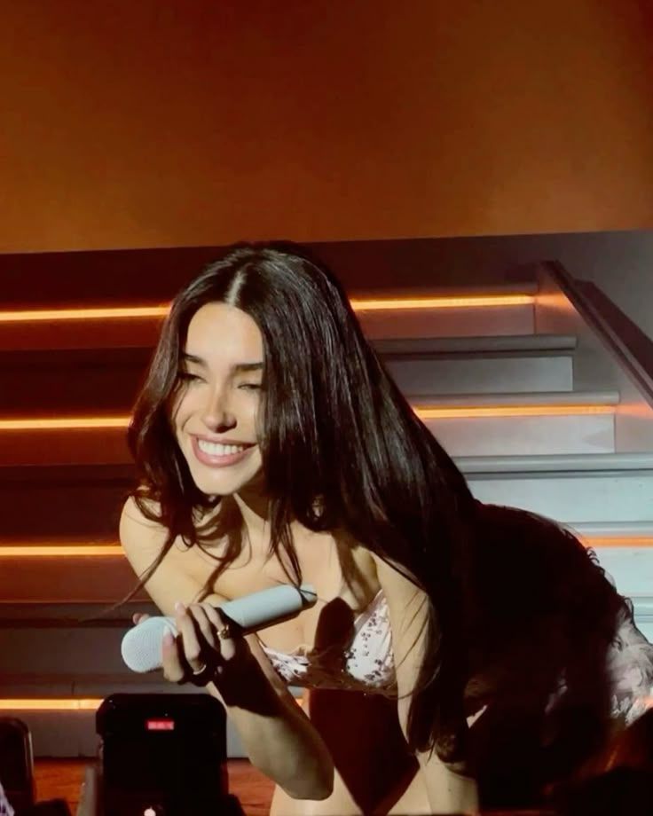 Anabelle H. tweet media