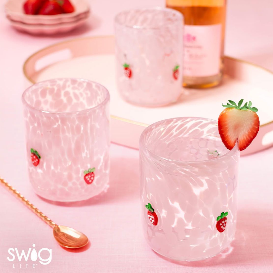 The Review Wire tweet media