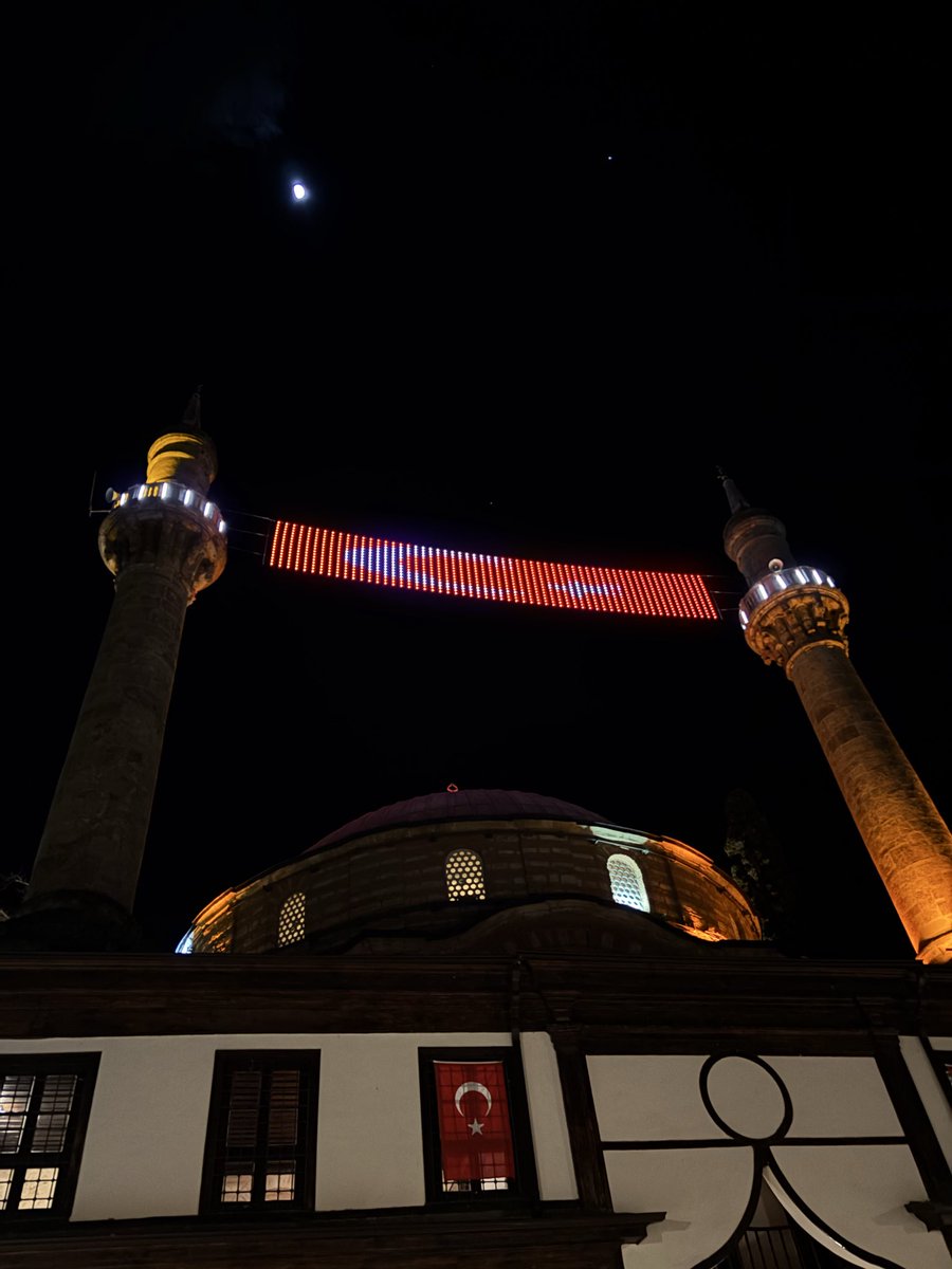 DuruDizeler's tweet photo. Gönül, Allah ile doluysa dünya dertleri sığmaz içine.”
#emirsultan #cami #iman #Türkbayrağı https://t.co/Wxha9S3WwV