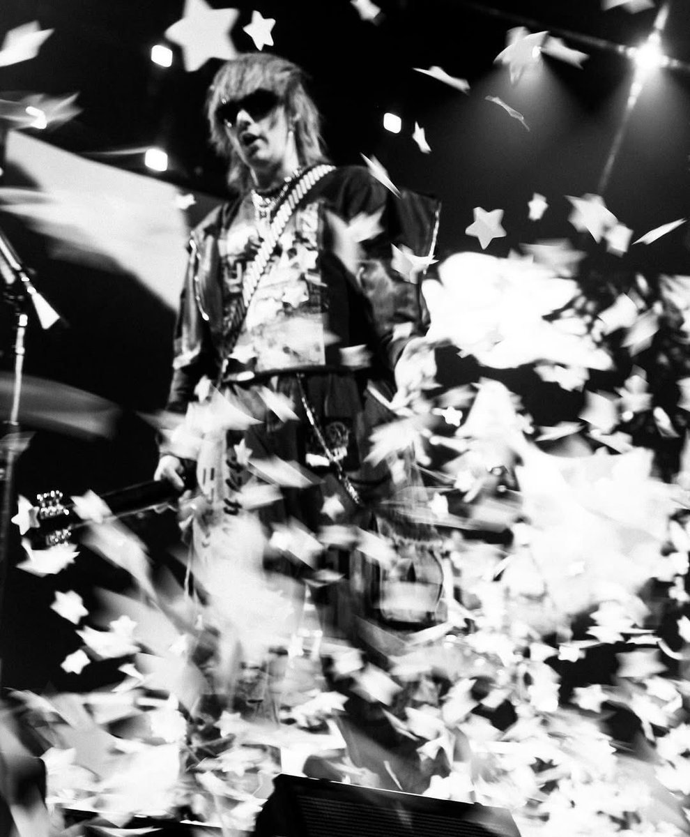 Michael Clifford Crave tweet media