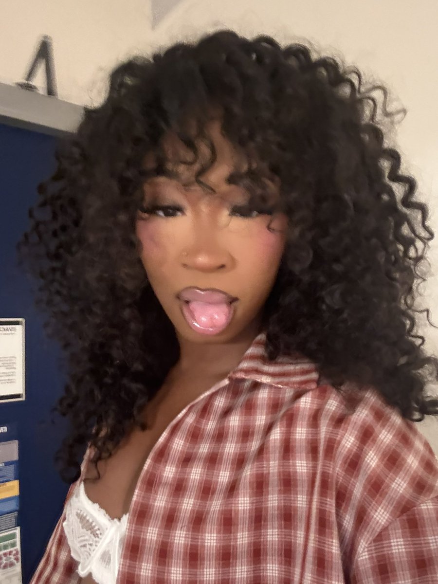 scorpioSoles tweet media