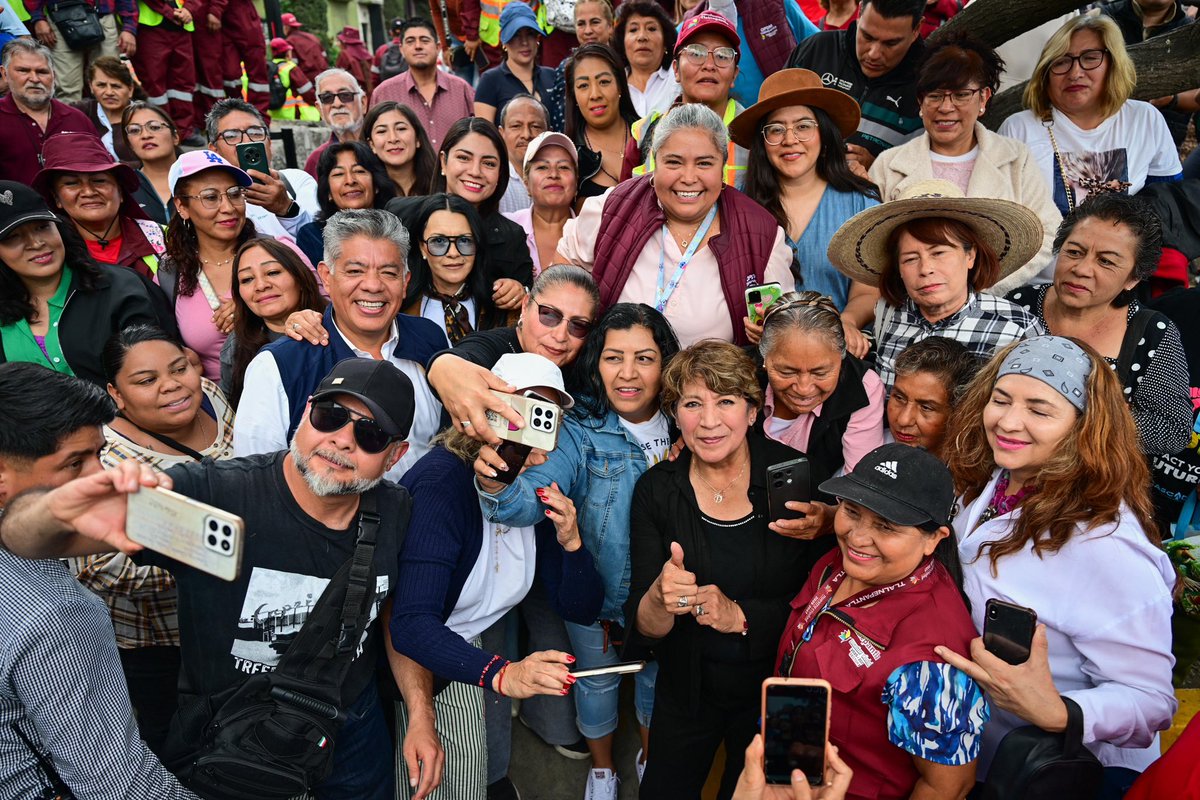 Lo más humano y lo más eficaz es mirar siempre, atender siempre y caminar siempre acompañados de la gente. 

Es un orgullo trabajar por la transformación del Estado de México con la Maestra <a href="/delfinagomeza/">Delfina Gómez A.</a>, una Gobernadora cercana que escucha y abraza al pueblo.

Hoy, en