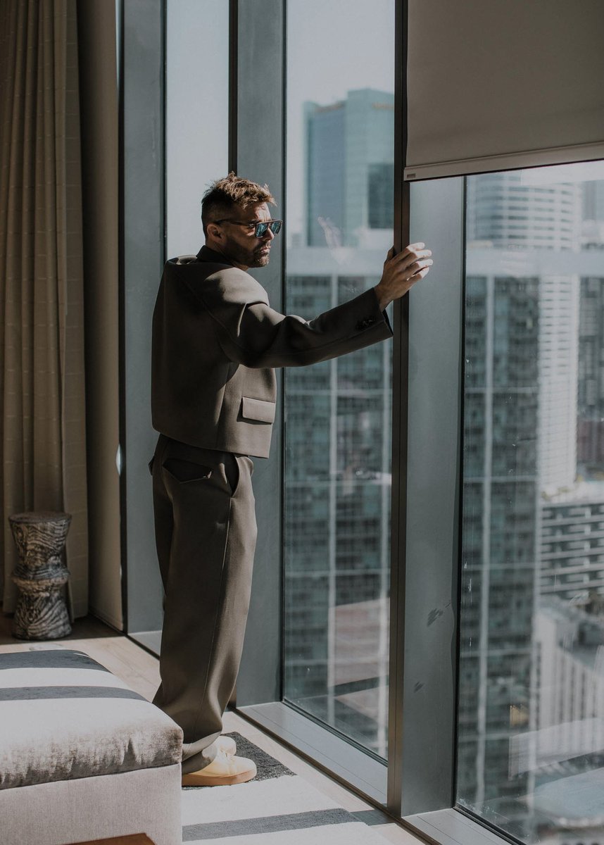 RMwebteam's tweet image. Lunes .. pero contigo @ricky_martin TODOOO cambia 🔥😏 #MondayMood