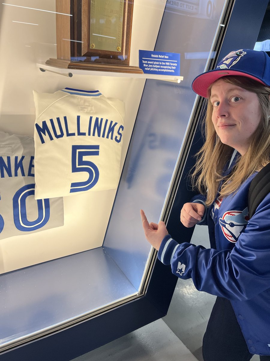 Liz McGuire tweet media