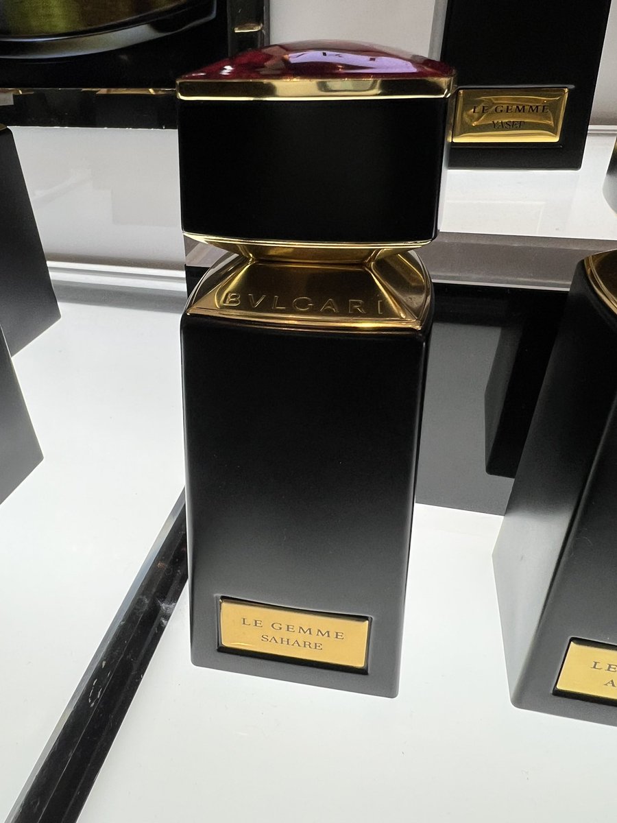 Fragrance Queen tweet media