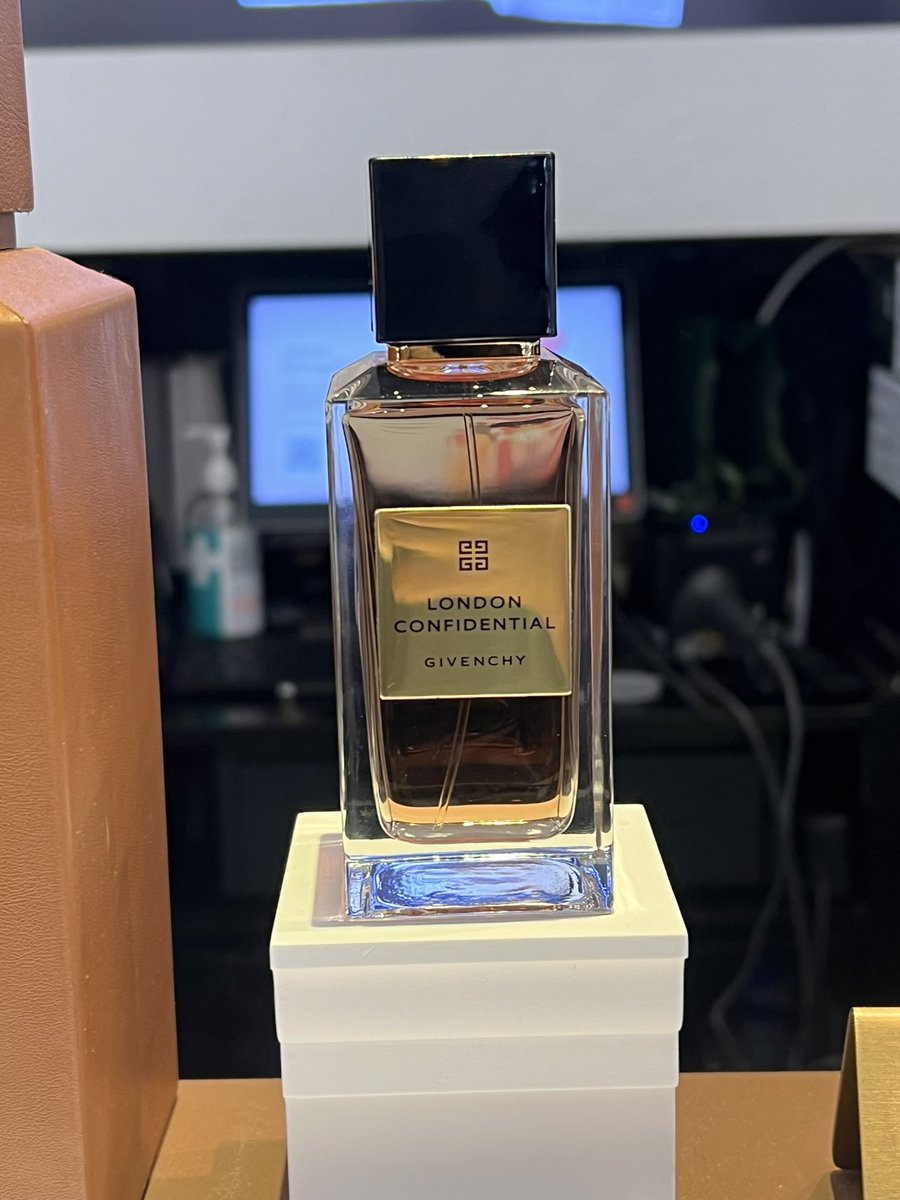 Fragrance Queen tweet media