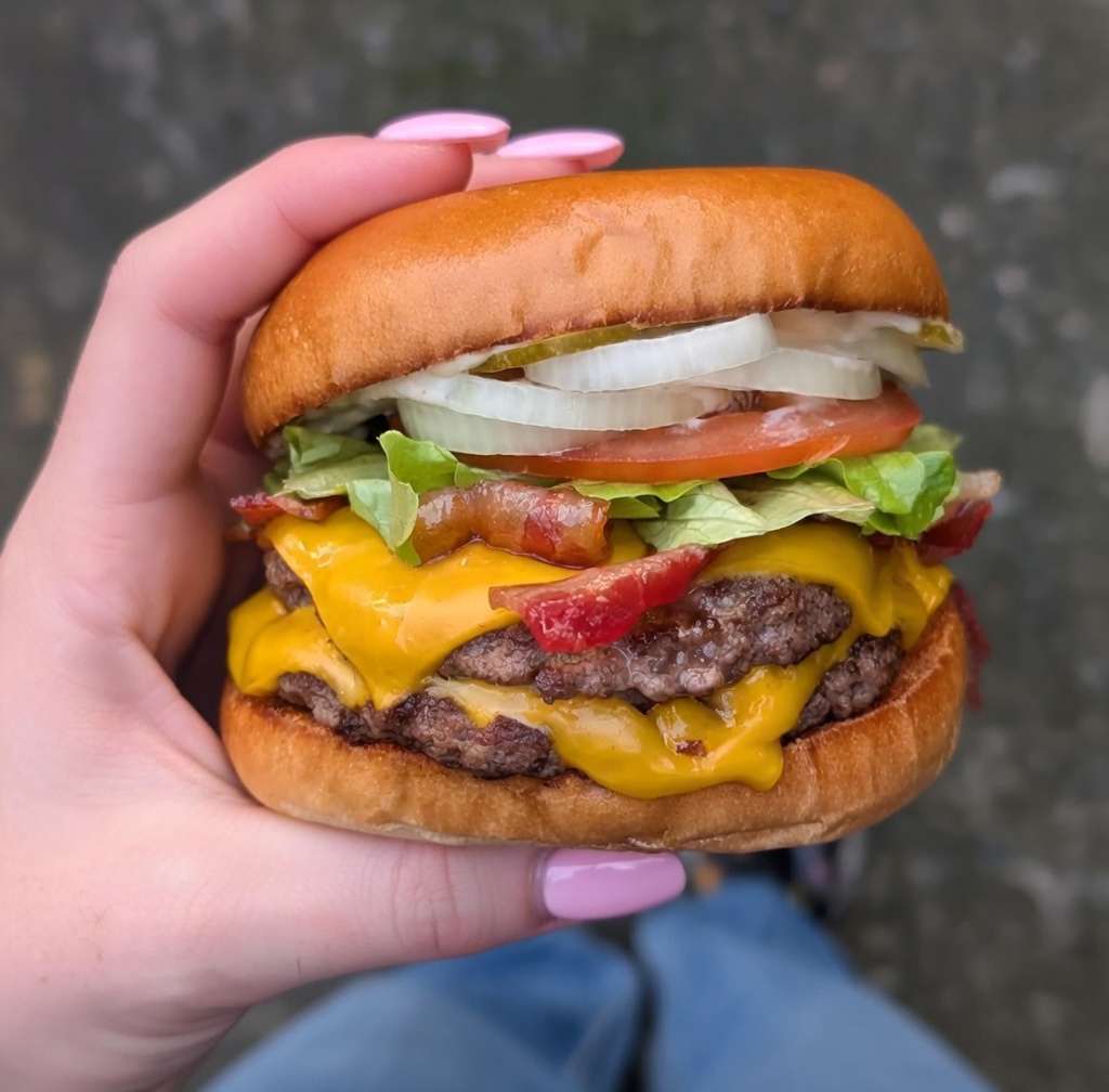 Maga Nadine tweet media