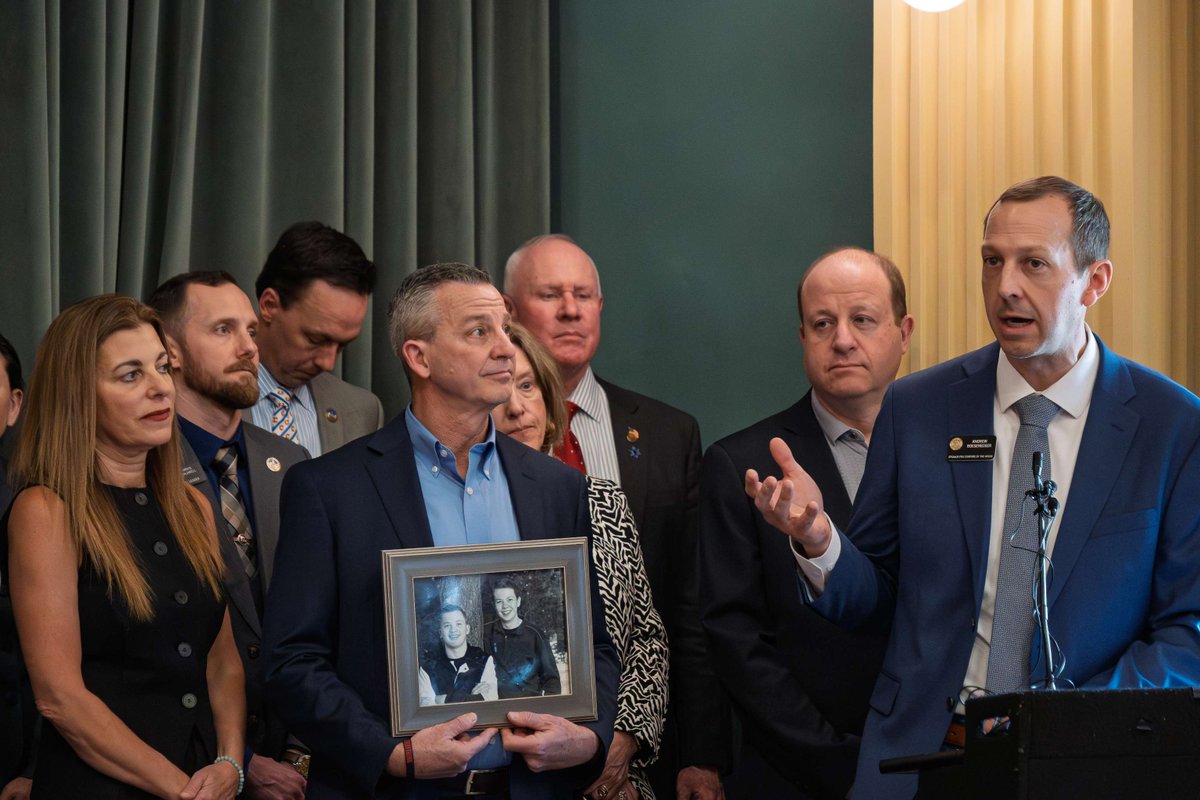 Gobernador Jared Polis tweet media