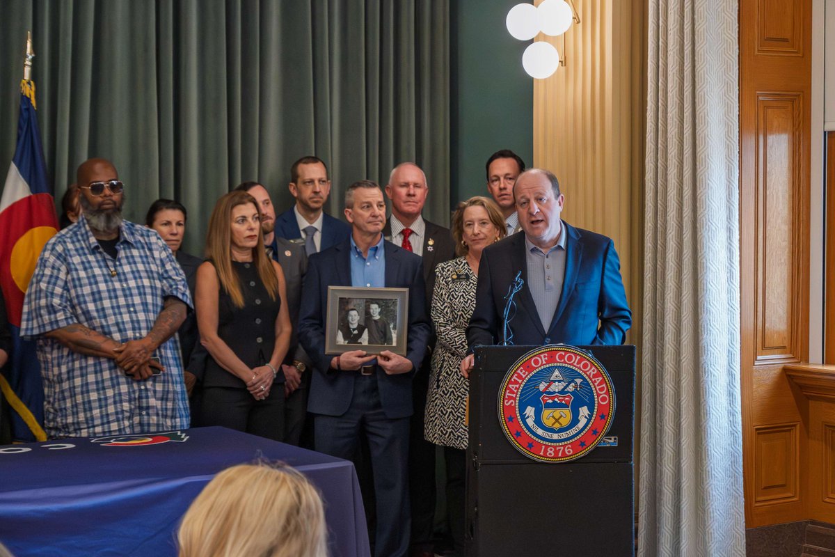 Gobernador Jared Polis tweet media