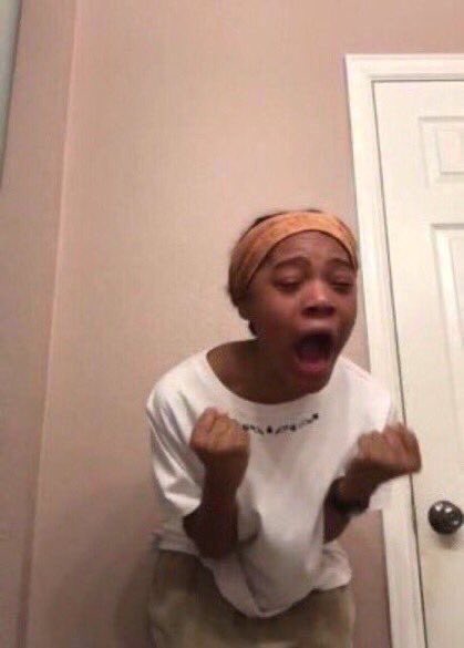 “vamos a tomar algo” NO NO QUIERO IR A TOMAR ALGO, ME QUIERO CASAR, QUIERO TENER HIJOS, FORMAR UNA FAMILIA