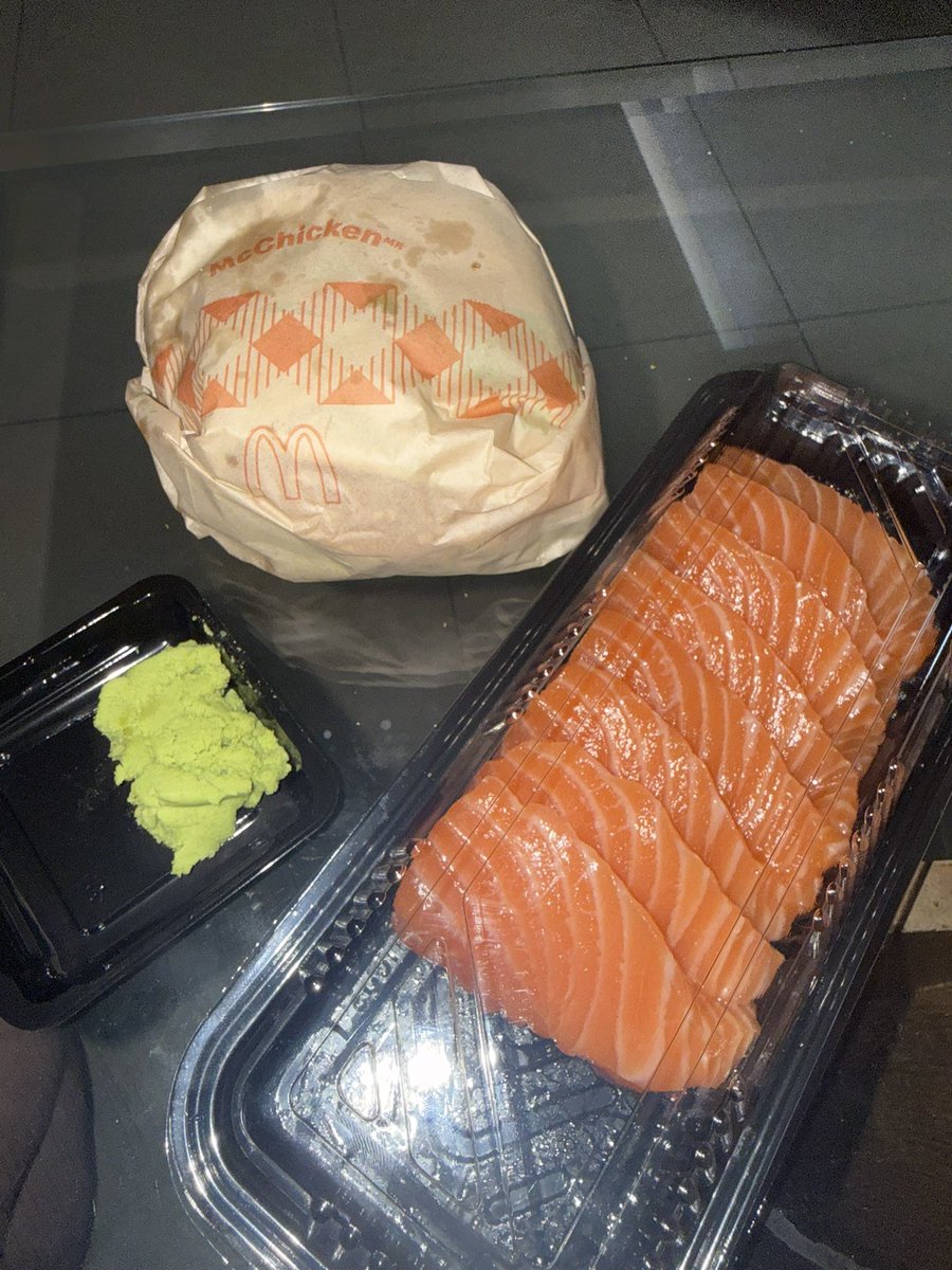 oi eu sou a cecilia tweet media