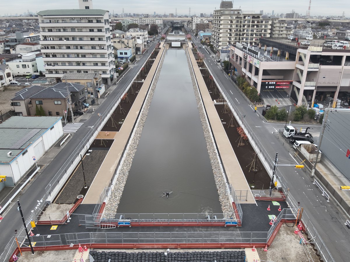 花畑川散策路の一部区間が4/2(木)9時頃に開通します！
足立区では、区民の皆様の安全安心を守り、「憩いの場」「地域交流の場」となるよう花畑川の環境整備工事を進めています。
詳細は、足立区HPにて「花畑川環境整備事業」で検索！