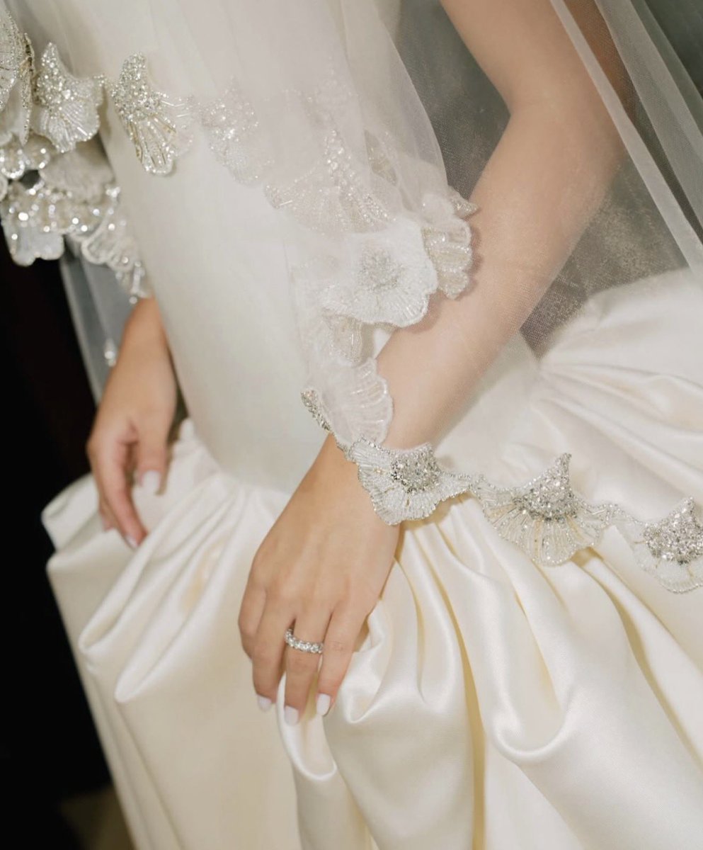 ميشا | FASHION tweet media