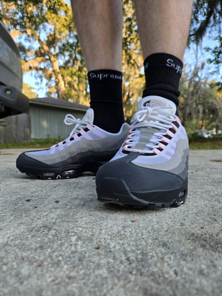 x-benzero-x tweet media