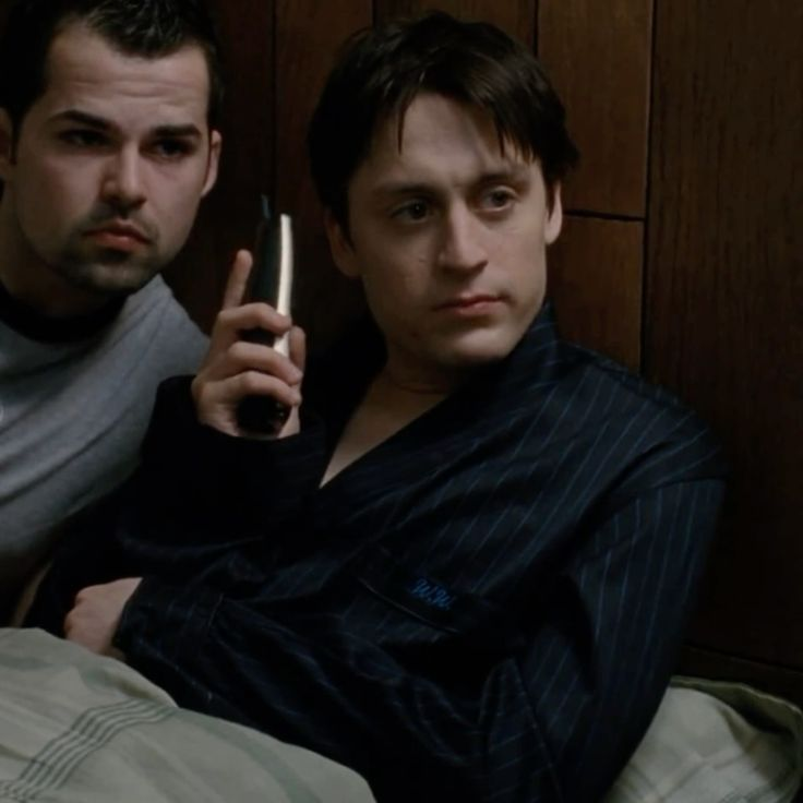 REN ( -_•)╦̵̵̿╤─ tweet media