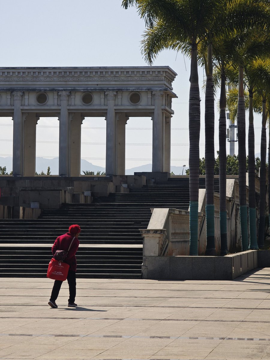 在水前方（互FO） tweet media