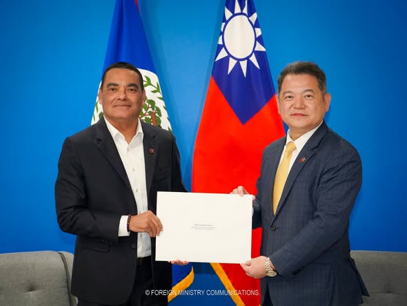 TW_Belize's tweet image. H.E. Amino C. Y. Chi, Ambassador of the ROC (Taiwan) to Belize, presented his credentials on March 30th to H.E. Dame Froyla Tzalam, Governor General of Belize, formally accrediting him as the ROC (Taiwan) ’s Ambassador to Belize🇹🇼🇧🇿