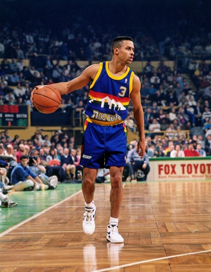 FB_Helmet_Guy tweet media