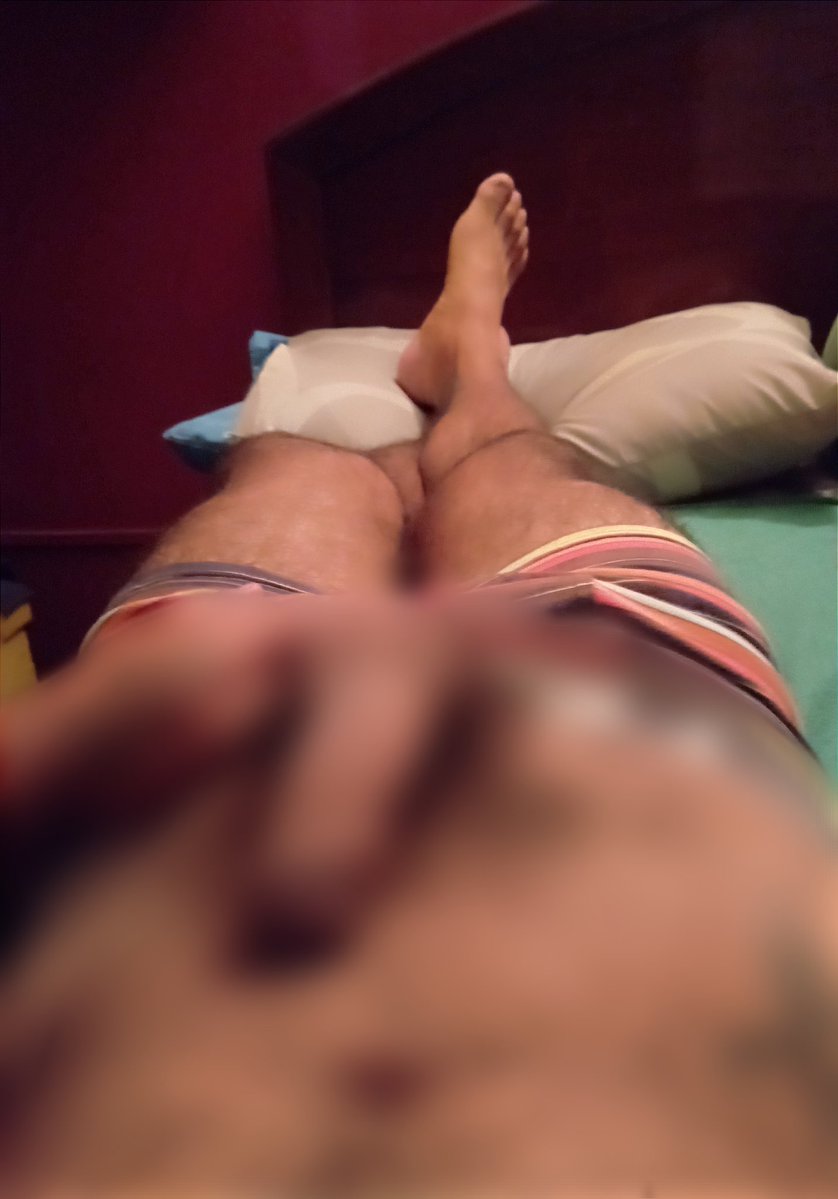 Rod latín hairy tweet media