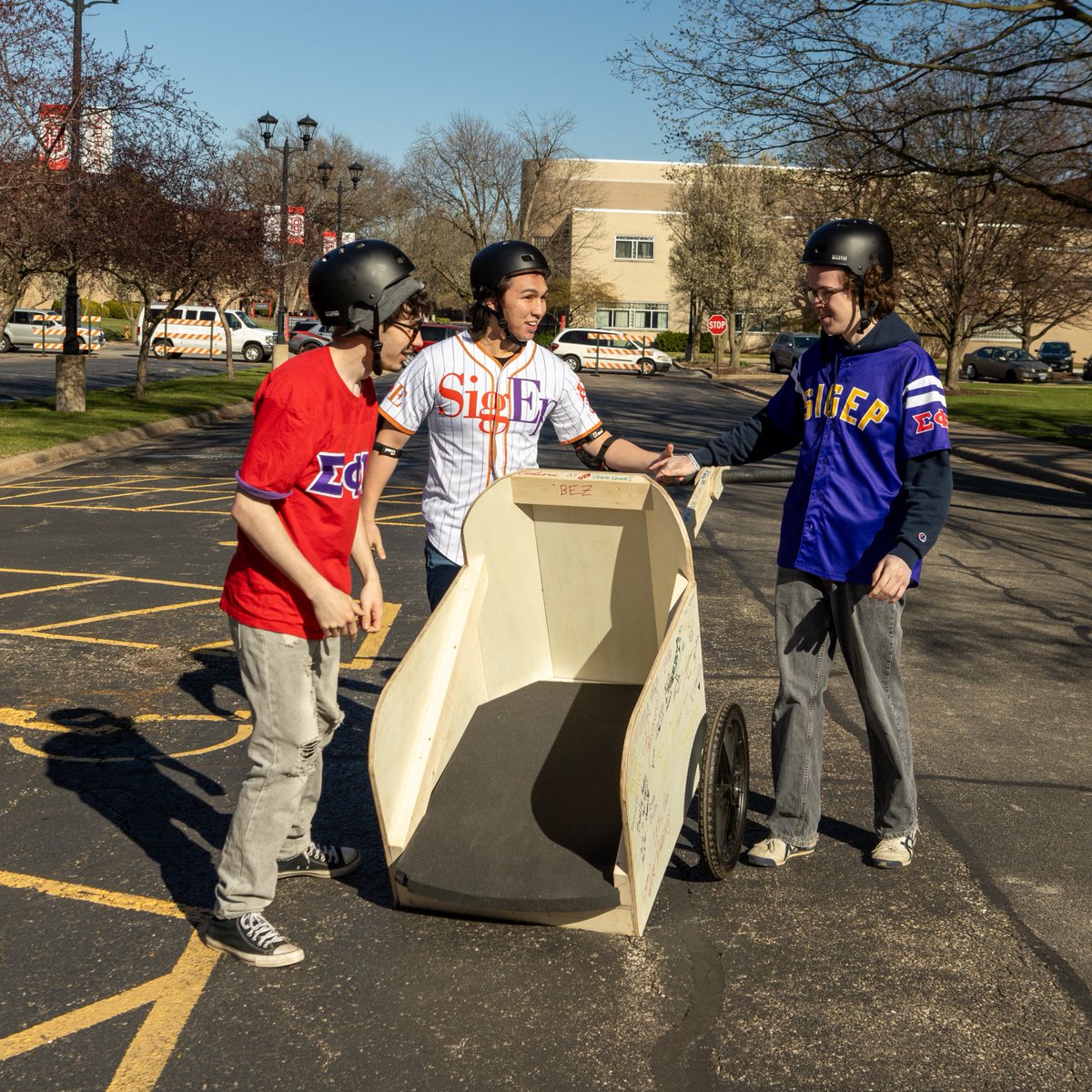bradleyu's tweet image. Laughter, teamwork, and 🅱️ pride everywhere you look. Greek Week ‘26 was one to remember! 🏁🎤🤝 

#GreekLife #GreekWeekRecap #BradleyUniversity