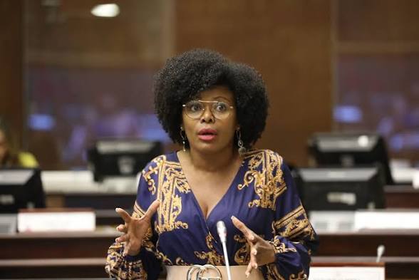 Ecuador RT tweet media