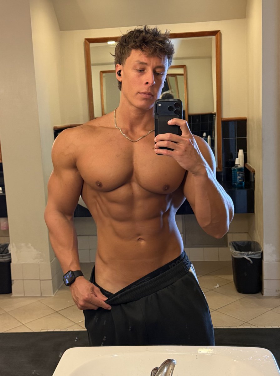 Erik tweet media