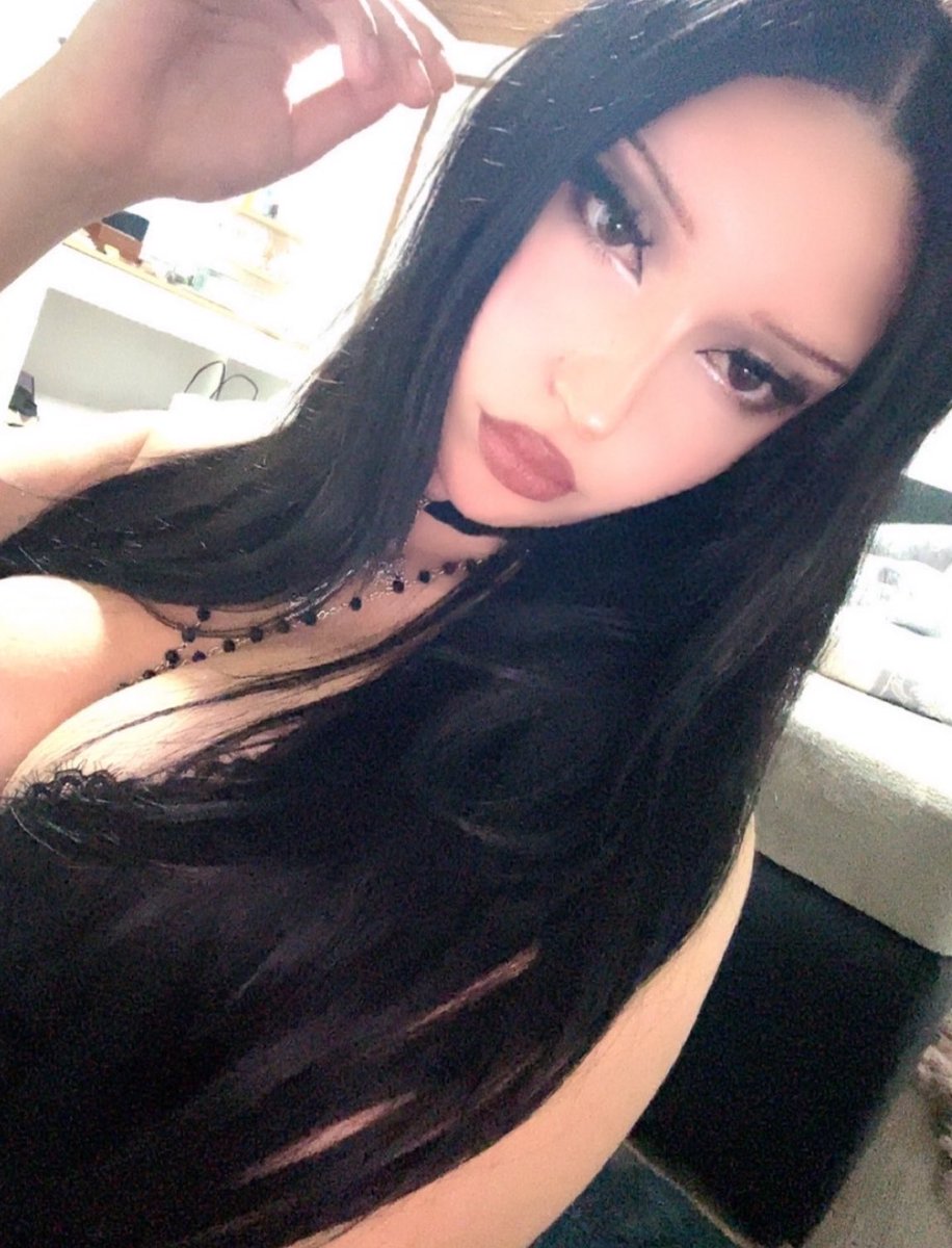measchaef's tweet photo. love using men as ATMs🤭

#findom #goth #Findomaddict #femdom #geldherrin #zahlsklave https://t.co/iUj88M8P04