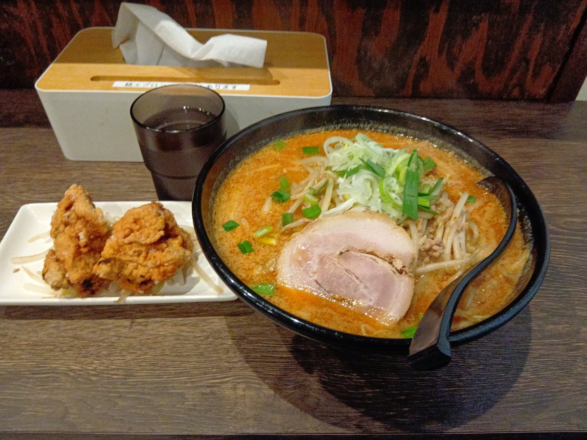 ブエル tweet media