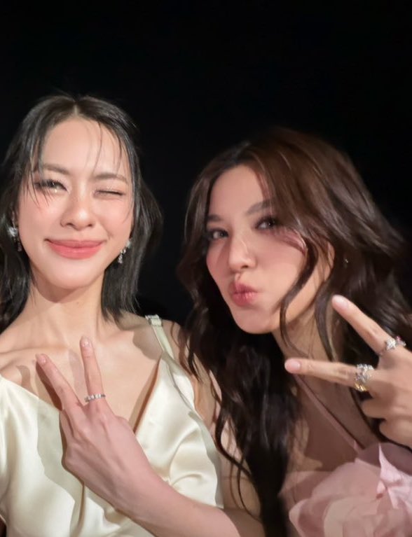 EmiBonnie Daily Pics εїɞ tweet media