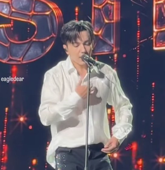 Adelma30513806's tweet photo. 💕 #DimashQudaibergen 
THE GREATEST VOICE IN THE WORLD! 
#WhenIveGotYou   #Fire #TheStoryOfOneSky   
#LoveOfTiredSwsms
#Samgau  #Gashyqtyq
  #HymneALamour 
 #Stranger #JoinHands
VOICE BEYOND HORIZON
@dimash_official  💫🎼💫 https://t.co/JgspERqqZl