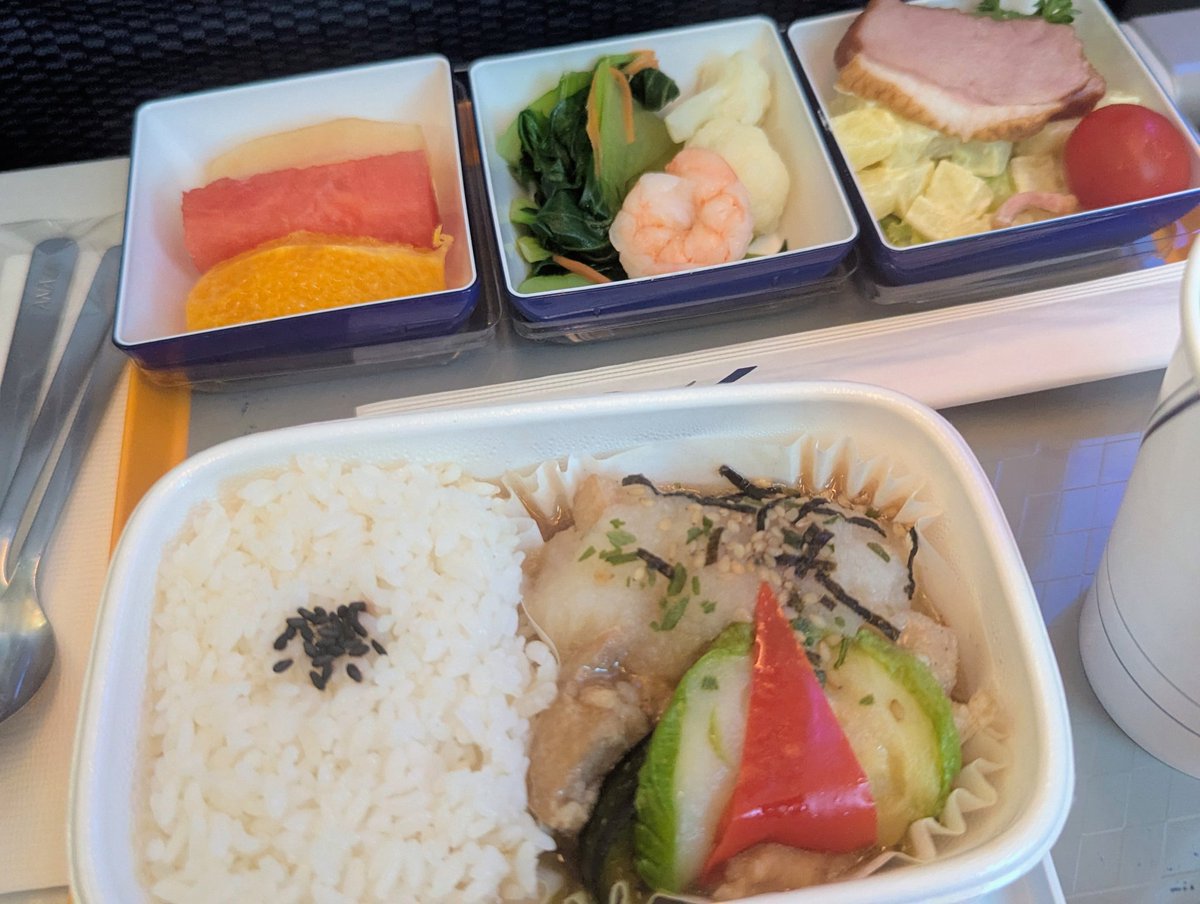 karasuma455's tweet photo. 昨晩深圳から羽田に飛び帰国しました✈️

3日間ポストにお付き合いいただきまして、ありがとうございました。
移動ばかりの旅だったので、私の行程を真似する方はいないと思いますが、皆様の旅の参考になったら幸いです😌

お腹いっぱいにつき小サイズにしましたが、深圳航空ラウンジの牛腩麵が美味し☺️ https://t.co/59EBAsnXRj