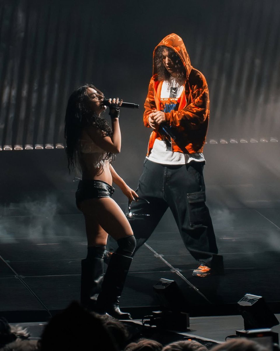 hourly bladee 🗡️🃏🛡️ tweet media