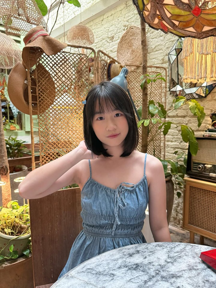 Tan10085's tweet photo. 骚货🥵穿成这样是想要等着被人轮奸吗
#骚货 #马来西亚 #马来西亚学生妹 #意淫 #学生妹 https://t.co/X5OF6Hmb3p