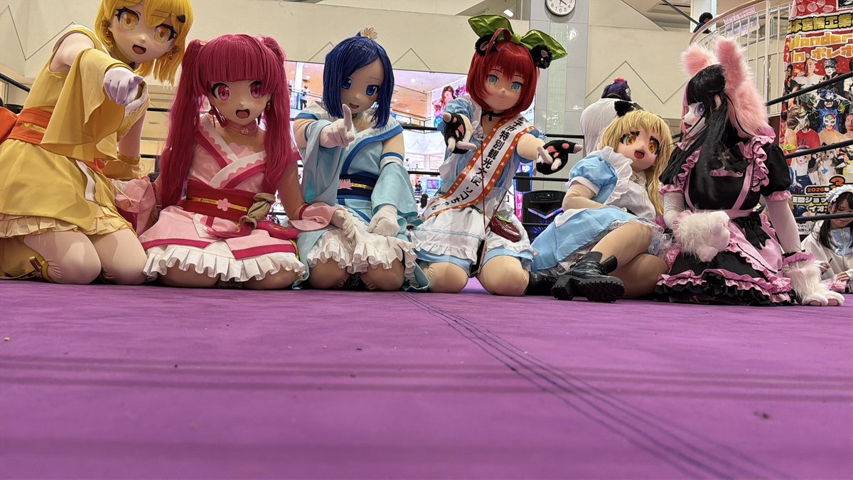 この間、笠間に行ったらプロレスやってました😊ん？プロレス？ドールズいっぱい居るじゃん！うーん😓でも、リコちゃん（銚子の観光大使）チラチラ見てたら、動きもファンサも素晴らしくて気にな……いやいや趣味を増やすのはやめよう(笑)今日も1歩前へ

おはようございます