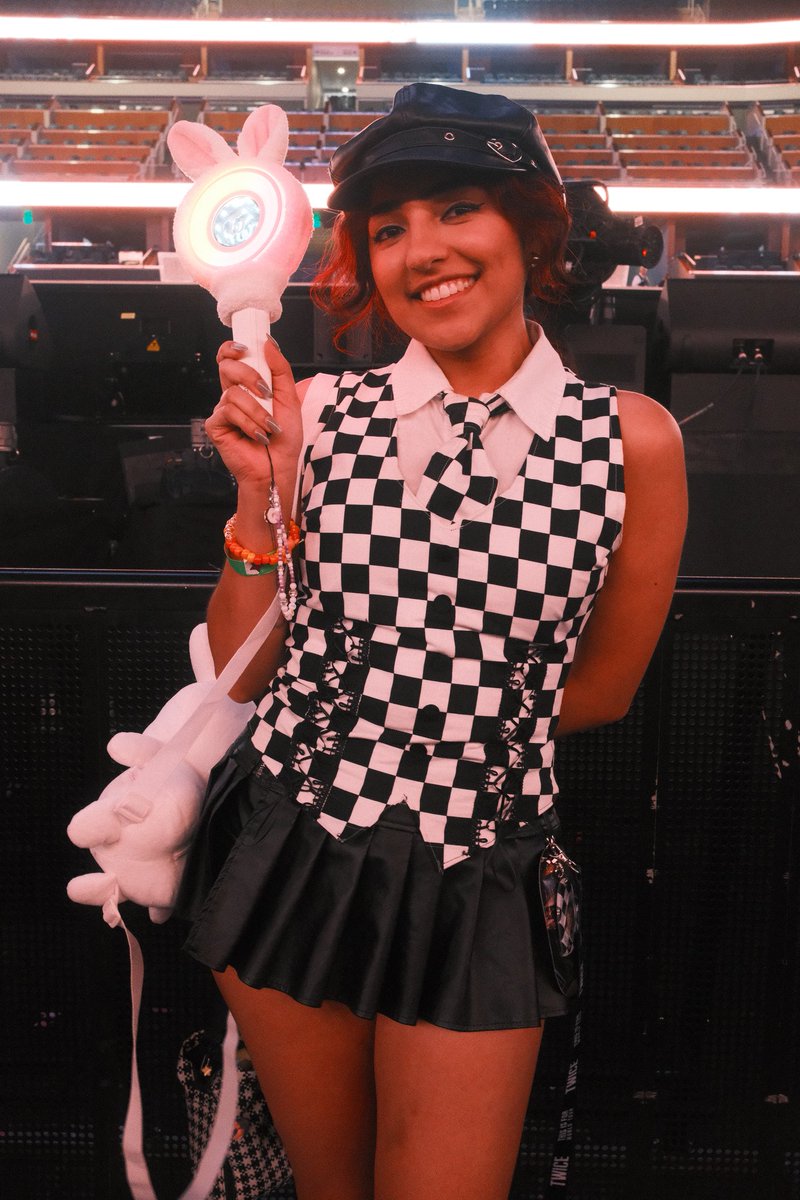 priyaᡣ𐭩 tweet media