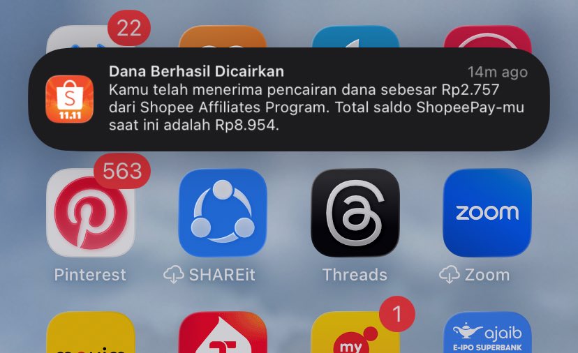 Ayuuuuucam tweet media