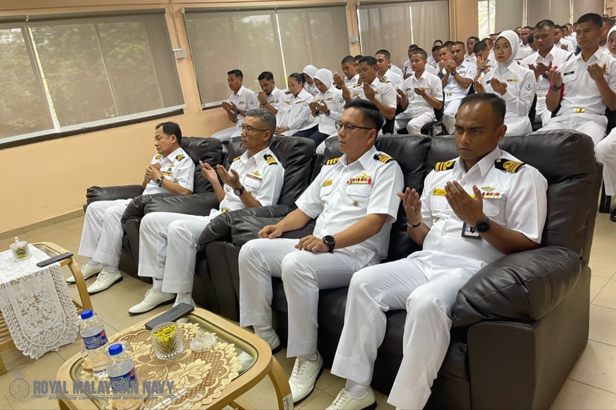 RMN Leadership Centre tweet media